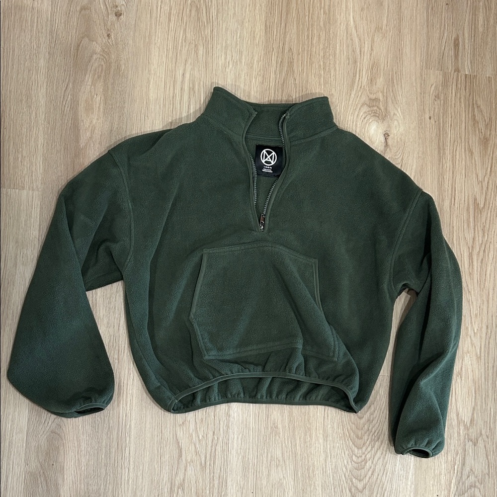 Cropped Fleece Pullover